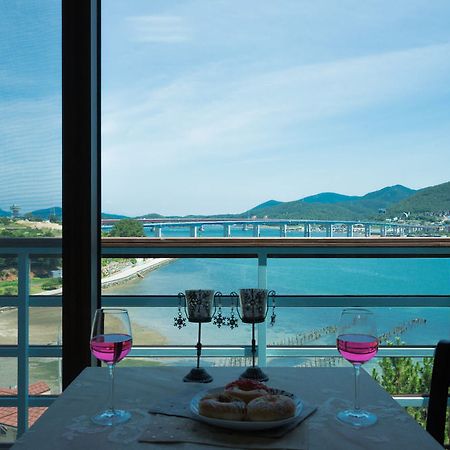 Hyacinth Pension Tongyeong Exterior photo