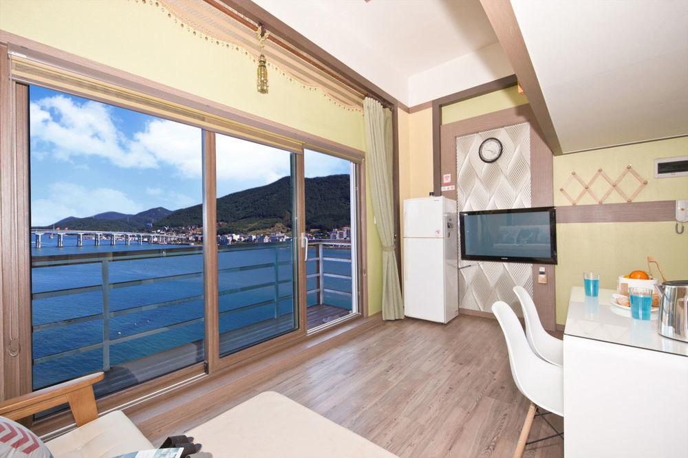Hyacinth Pension Tongyeong Exterior photo