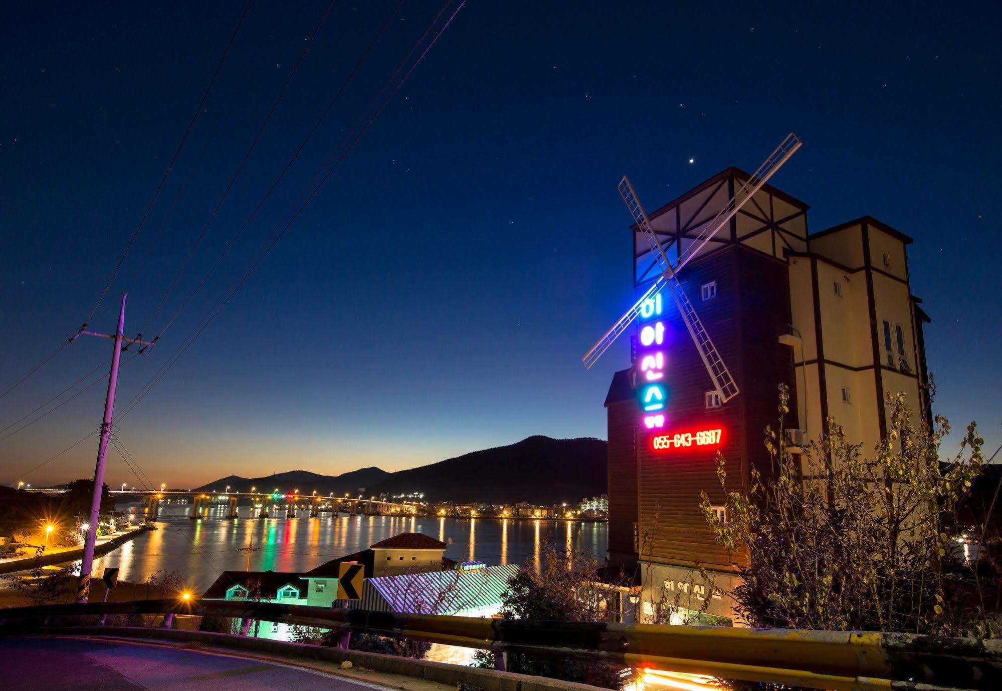 Hyacinth Pension Tongyeong Exterior photo